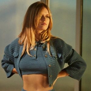 Cropped knit cardigan